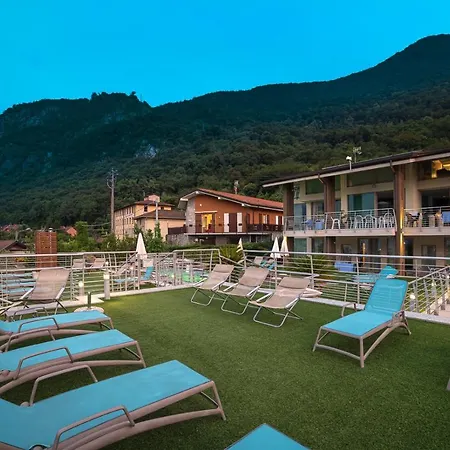 Bellagio Village- 4 Apartments By The Lake - Seasonal Warm Pool And Sauna *