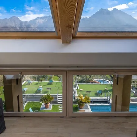 Bellagio Village- 4 Apartments By The Lake - Seasonal Warm Pool And Sauna *