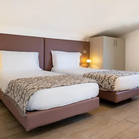 Bellagio Village- 4 Apartments By The Lake - Seasonal Warm Pool And Sauna Aparthotel Oliveto Lario