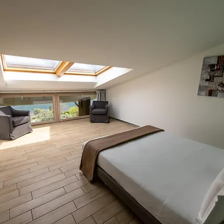 Bellagio Village- 4 Apartments By The Lake - Seasonal Warm Pool And Sauna Aparthotel