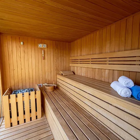Bellagio Village- 4 Apartments By The Lake - Seasonal Warm Pool And Sauna *