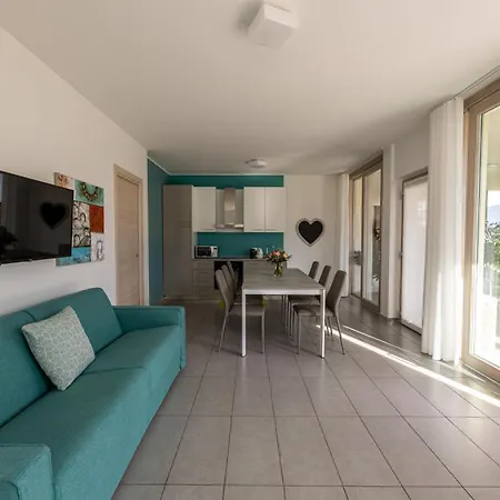 Aparthotel Bellagio Village- 4 Apartments By The Lake - Seasonal Warm Pool And Sauna *