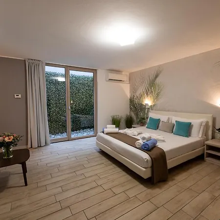 Bellagio Village- 4 Apartments By The Lake - Seasonal Warm Pool And Sauna Aparthotel