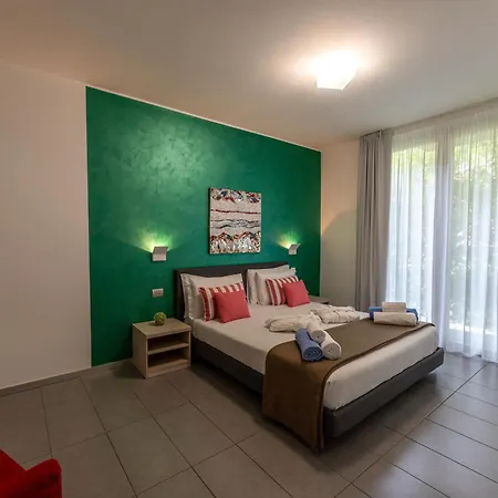 Aparthotel Bellagio Village- 4 Apartments By The Lake - Seasonal Warm Pool And Sauna *