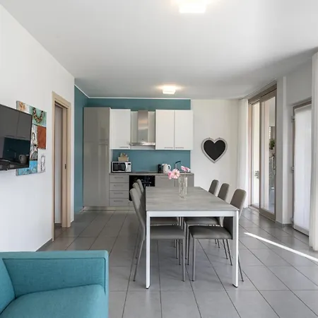 Aparthotel Bellagio Village- 4 Apartments By The Lake - Seasonal Warm Pool And Sauna