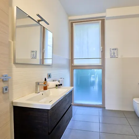 Апарт-отель Bellagio Village - By The - Seasonal Warm Pool And Sauna 4*