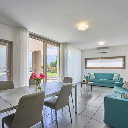 Bellagio Village - By The - Seasonal Warm Pool And Sauna Апарт-отель Oliveto Lario