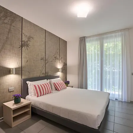 Апарт-отель Bellagio Village - By The - Seasonal Warm Pool And Sauna Oliveto Lario